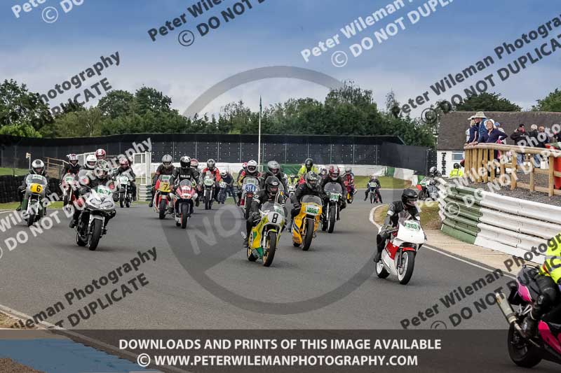 Vintage motorcycle club;eventdigitalimages;mallory park;mallory park trackday photographs;no limits trackdays;peter wileman photography;trackday digital images;trackday photos;vmcc festival 1000 bikes photographs